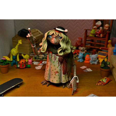 Neca - E.T. The Extra Terrestrial - Ultimate Dress Up E.T.