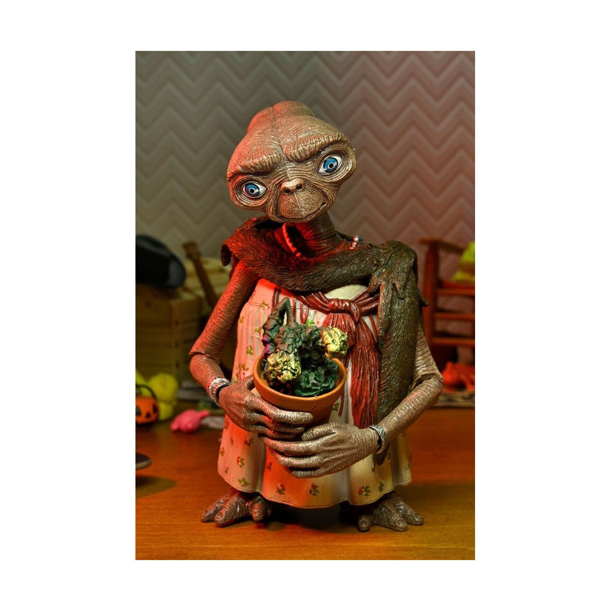 Neca - E.T. The Extra Terrestrial - Ultimate Dress Up E.T.