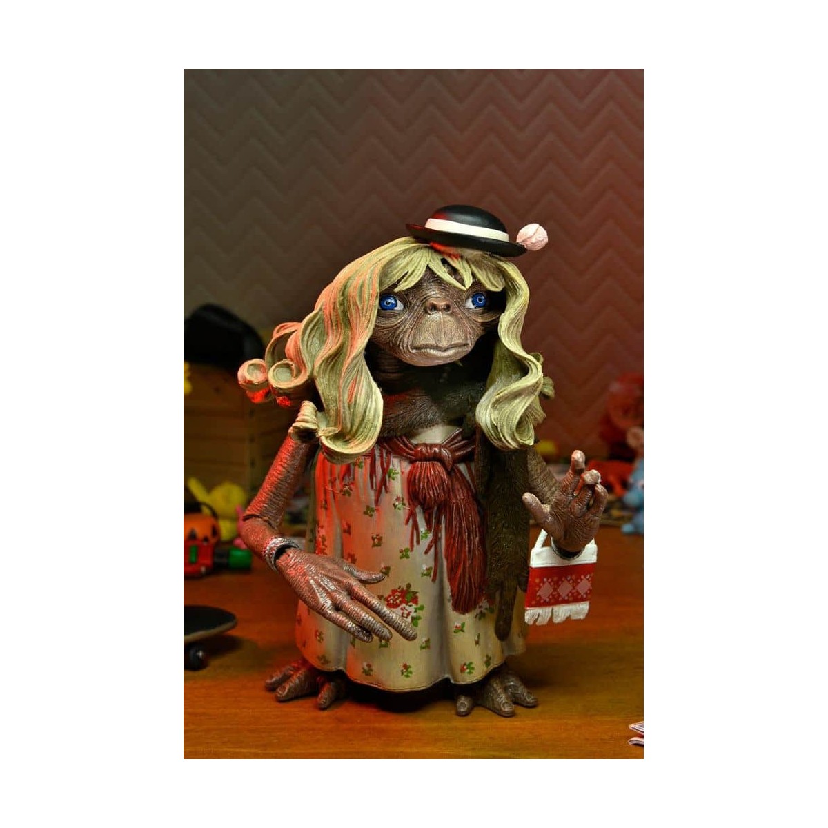 Neca - E.T. The Extra Terrestrial - Ultimate Dress Up E.T.