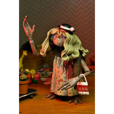 Neca - E.T. The Extra Terrestrial - Ultimate Dress Up E.T.
