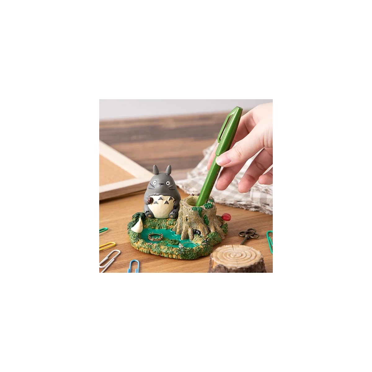 Ensky - Bleistifttopf Totoro am Ufer des Teichs - Mein Nachbar Totoro - Maison Ghibli