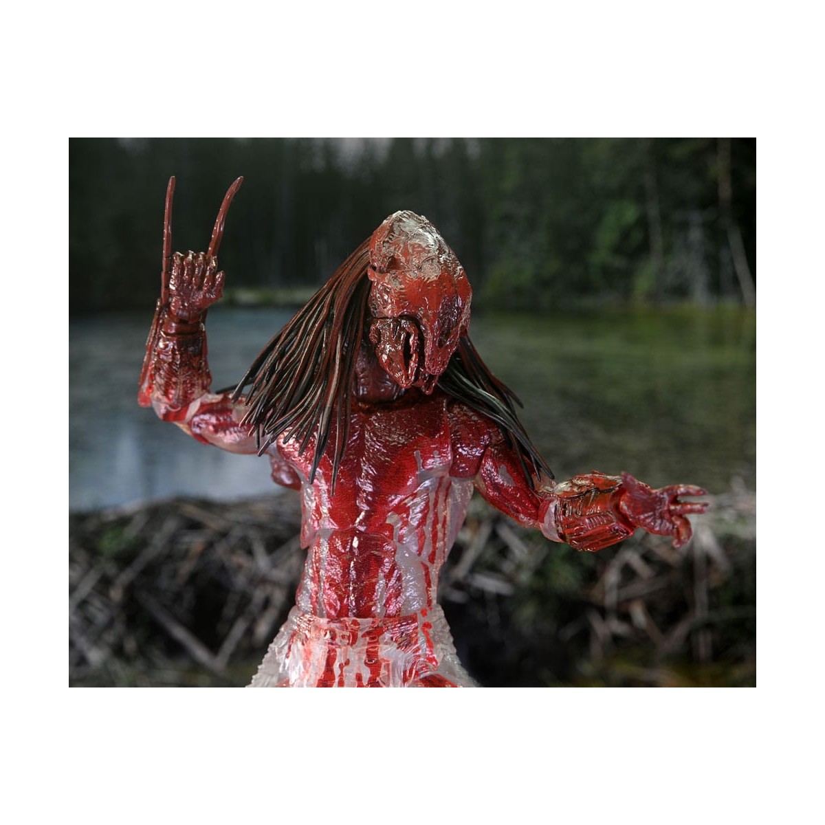 Neca Predator - Ultimate Feral Bear Blood Predator - Prey
