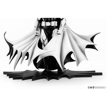 Pure Arts - PX Statuette - Batman Black & White Version 1/8