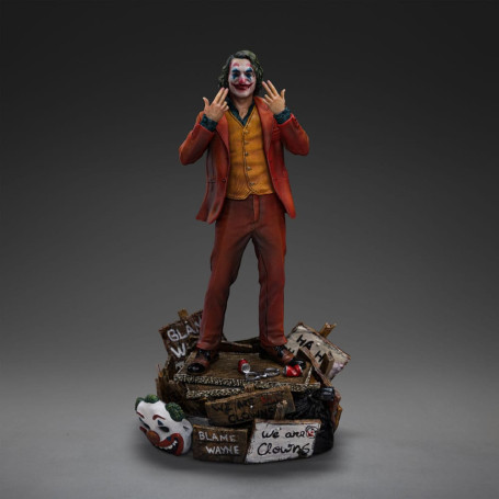 Iron Studios DC Comics - Joker (Arthur Fleck) Deluxe Arts Scale 1/10