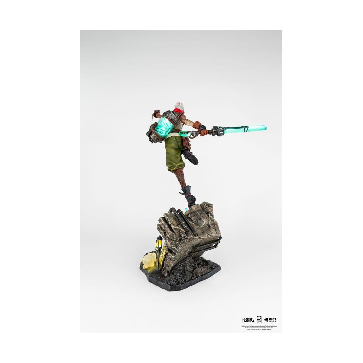 Pure Arts - League of Legends Ekko 1/4 Scale Statue
