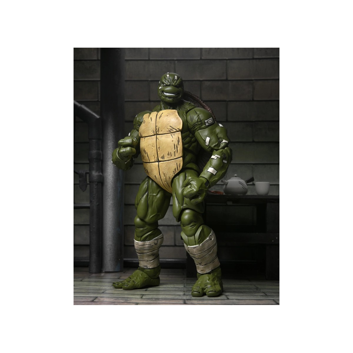 NECA - IDW Comics The Last Ronin - Ultimate Battle Damaged Ronin TMNT - Teenage Mutant Ninja Turtles