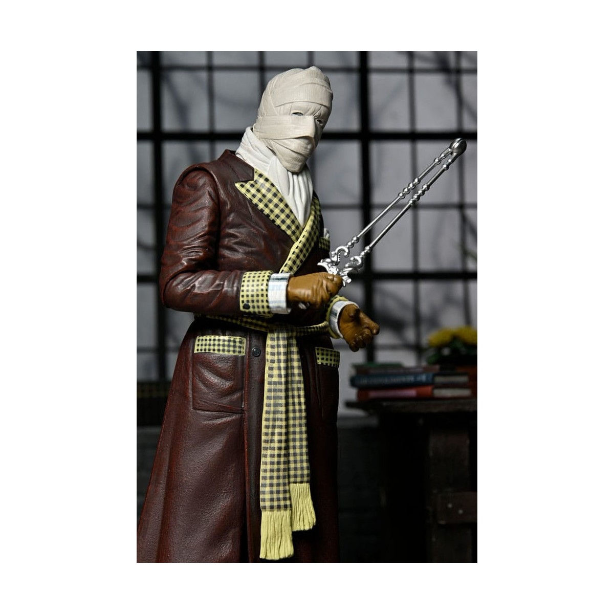 NECA - Ultimate The Invisible Man Kemp House (Color) - Universal Monsters