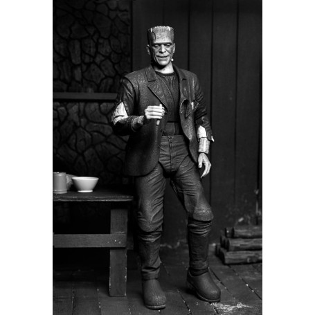 NECA - Ultimate Frankenstein's Monster (Bride of Frankenstein) Black & White Version - Universal Monsters