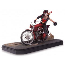 DC Direct Gotham City Garage statue Harley Quinn