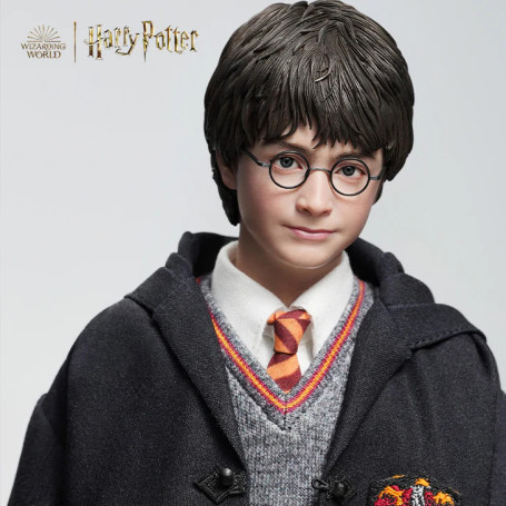INART - Harry Potter 1/6 Scale Collectible Figure - Standard Version
