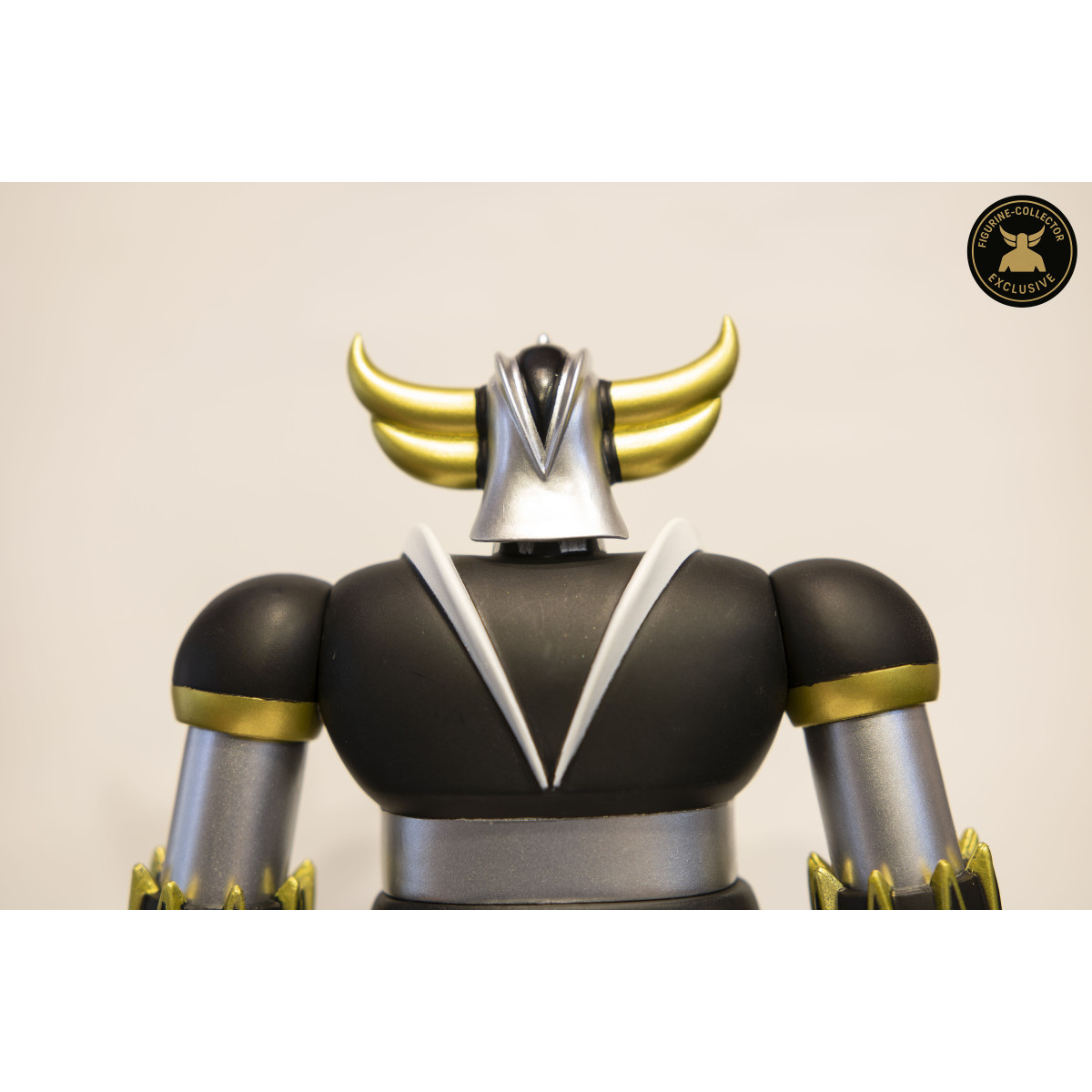 HL Pro - Grendizer Black & Gold Exclusive Figurine-Collector - Jumbo Machinder - Shogun Warrior Ufo Robot Grendizer