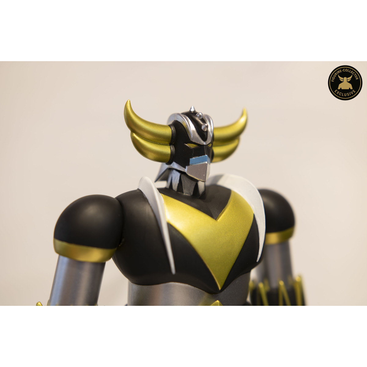 HL Pro - Grendizer Black & Gold Exclusive Figurine-Collector - Jumbo Machinder - Shogun Warrior Ufo Robot Grendizer