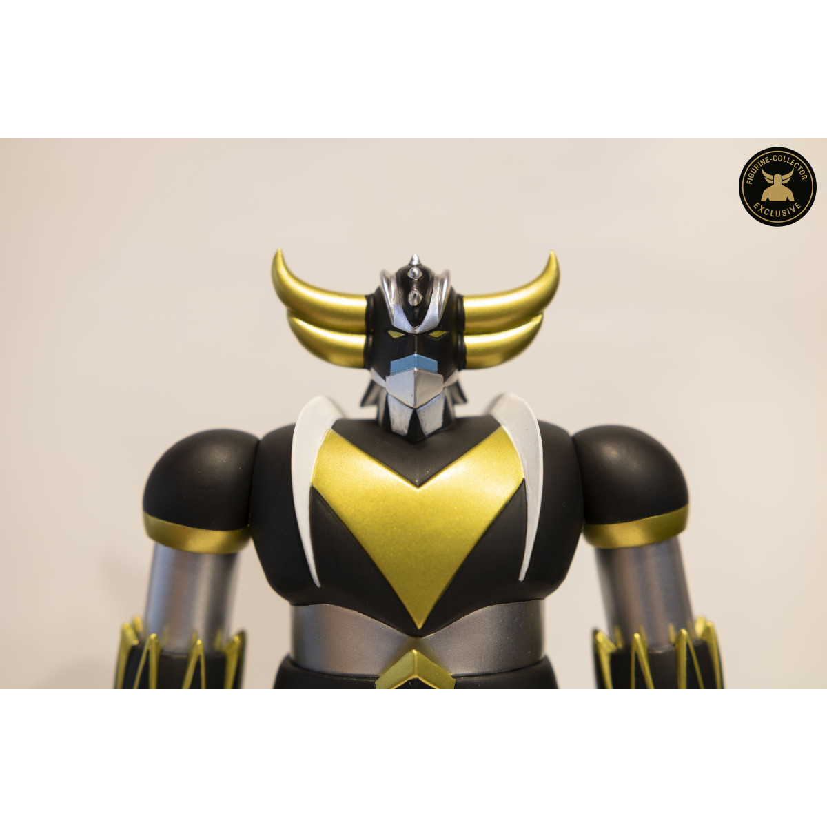 HL Pro - Grendizer Black & Gold Exclusive Figurine-Collector - Jumbo Machinder - Shogun Warrior Ufo Robot Grendizer