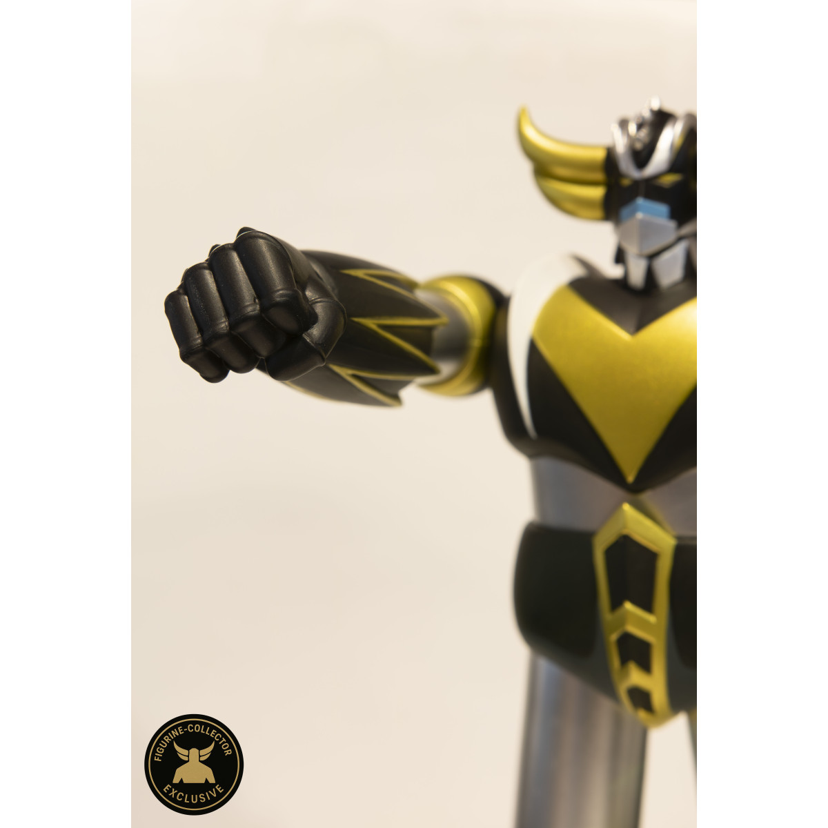 HL Pro - Grendizer Black & Gold Exclusive Figurine-Collector - Jumbo Machinder - Shogun Warrior Ufo Robot Grendizer