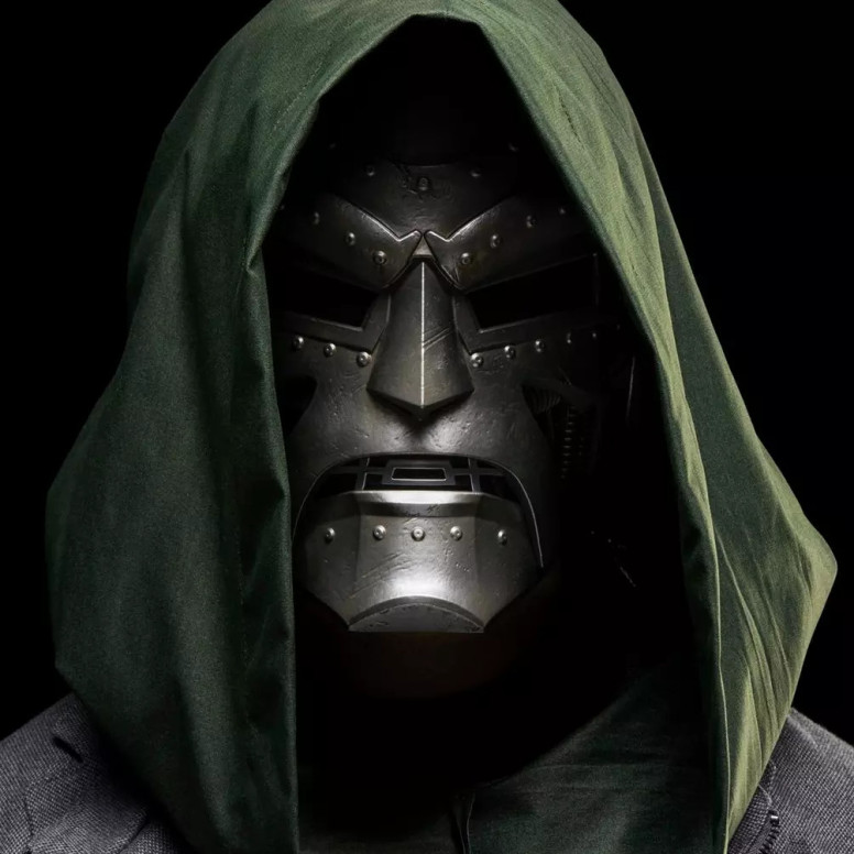 Hasbro - Replique Casque Dr. Doom 1/1 - Marvel Legends Helm