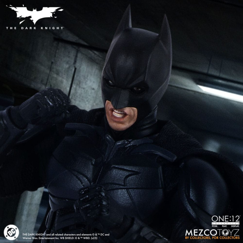 Mezco One 12 - Der dunkle Ritter - BATMAN - DC Comics