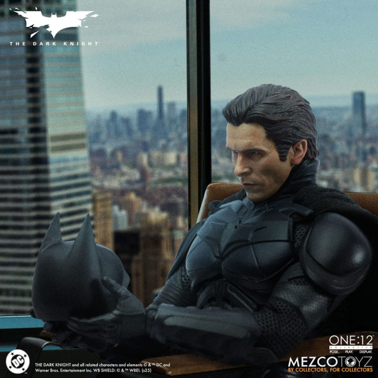 Mezco One 12 - Der dunkle Ritter - BATMAN - DC Comics