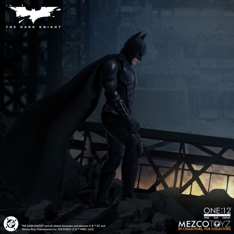 Mezco One 12 - Der dunkle Ritter - BATMAN - DC Comics