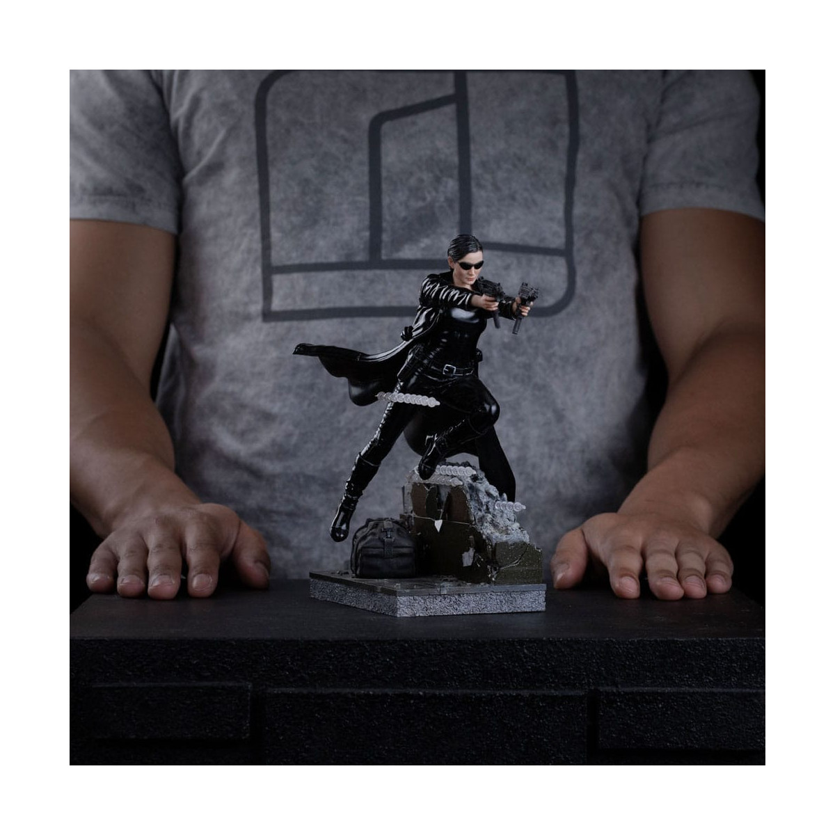 Iron Studios Matrix - TRINITY Kunstmaßstab 1/10