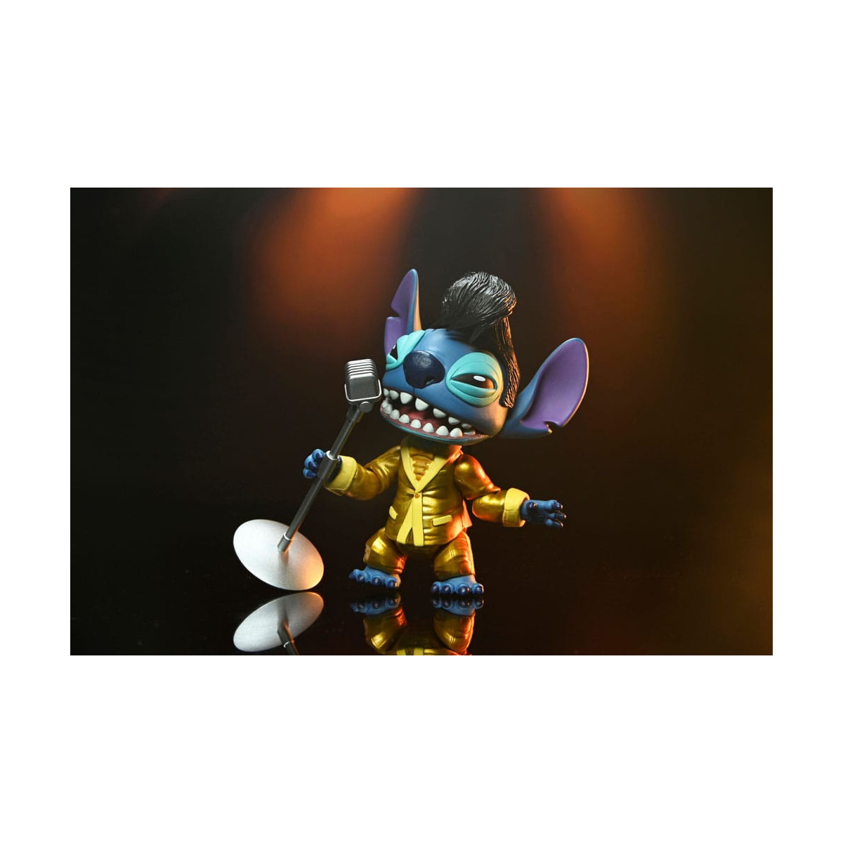 Neca Disney Lilo & Stitch - Ultimativer Goldanzug Elvis Stitch