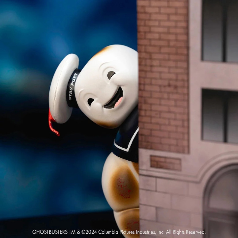 Jada Toys - Ghostbusters Stay Puft Marshmallow Mann mit Cadillac Ecto-1 - Nano Scene 1/64