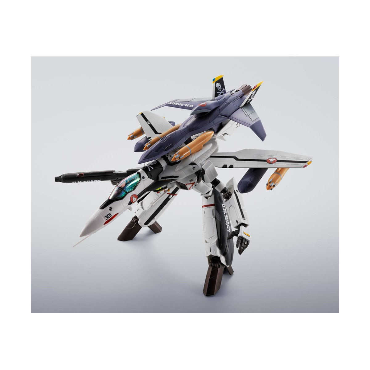 Tamashii Bandai - Hi-Metal R - VF-0S Phoenix (Roy Focker Verwendung) & QF-2200D-B Ghost Set - Macross Zero