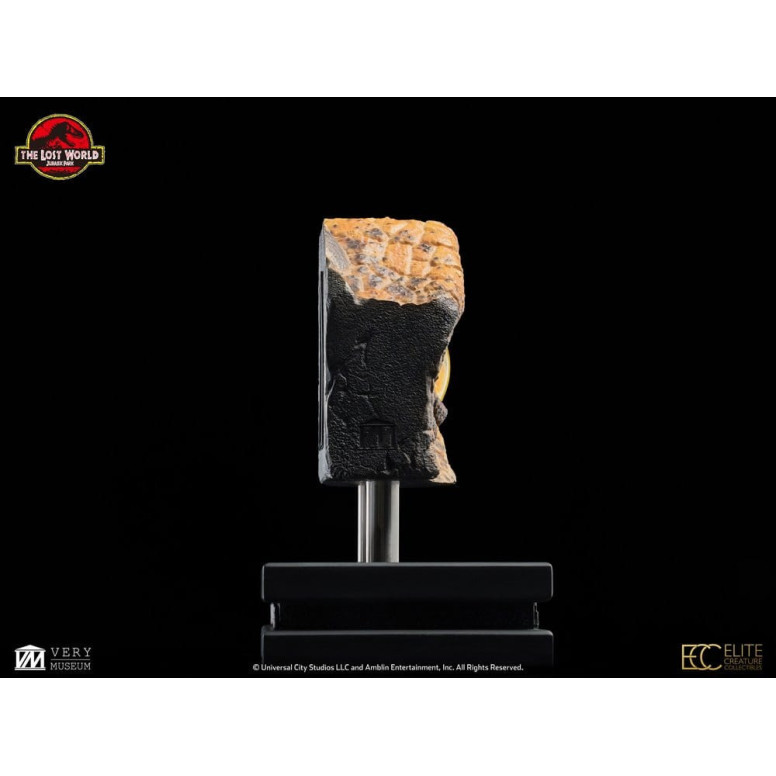 Toynami ECC Elite Creature Collectibles - Male Velociraptor Eye Prop - The Lost World: Jurassic Park