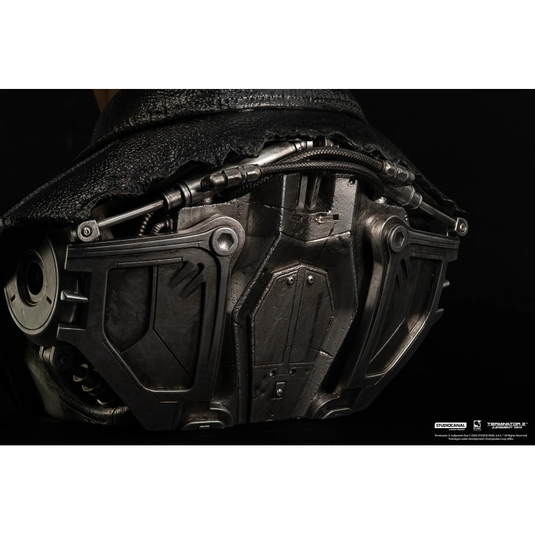 Pure Arts Terminator 2 T-800 Model 101 Battle Damaged Art Die Maske