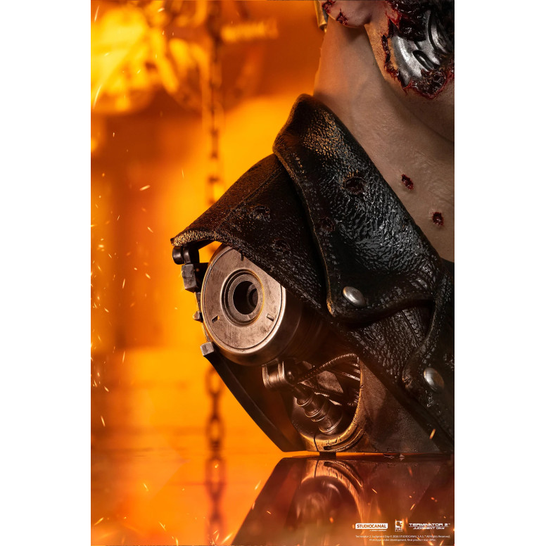 Pure Arts Terminator 2 T-800 Model 101 Battle Damaged Art Die Maske
