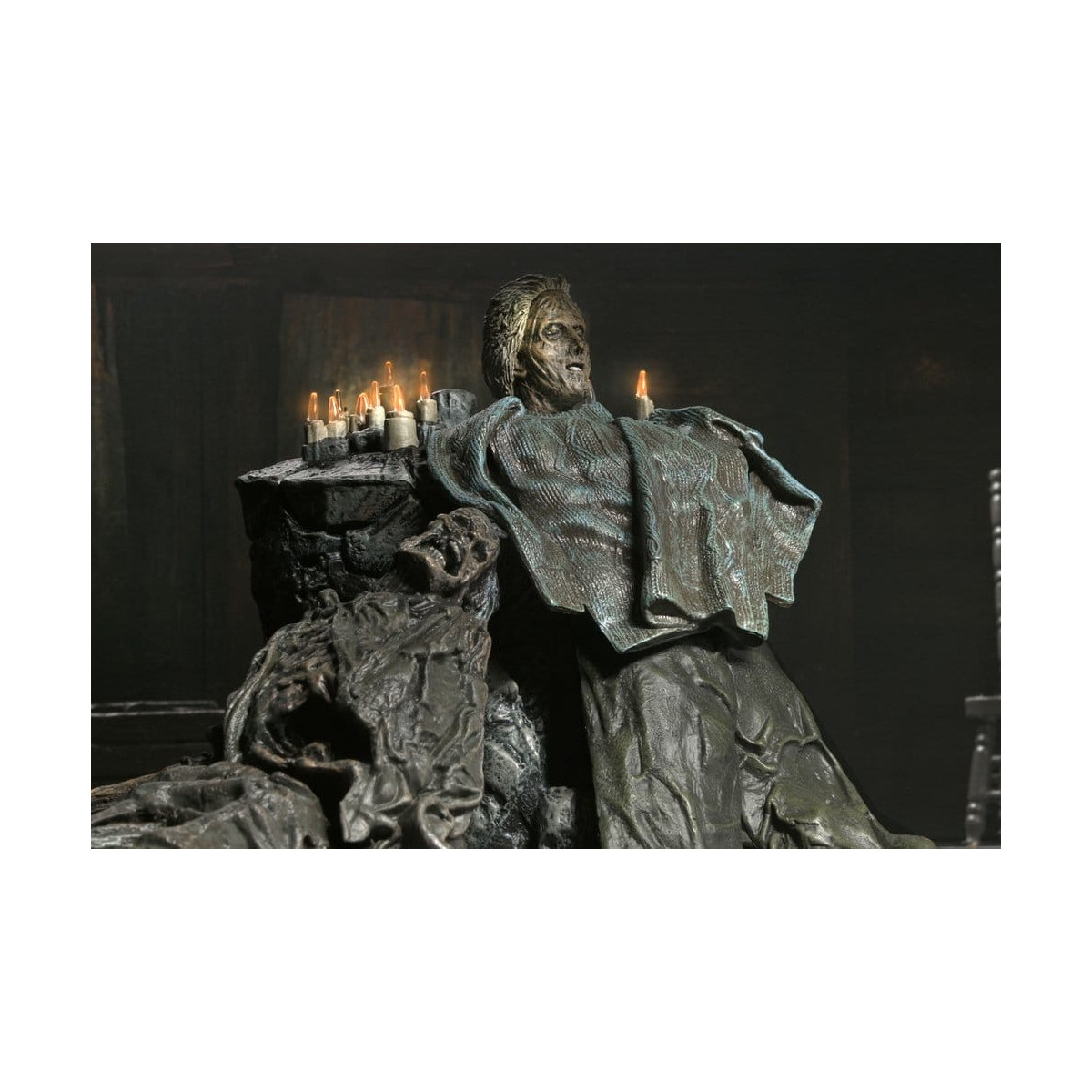 Neca Friday the 13th: The Game - Pamela Shrine Diorama