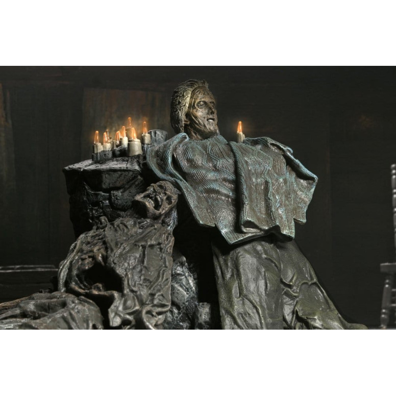 Neca Friday the 13th: The Game - Pamela Shrine Diorama