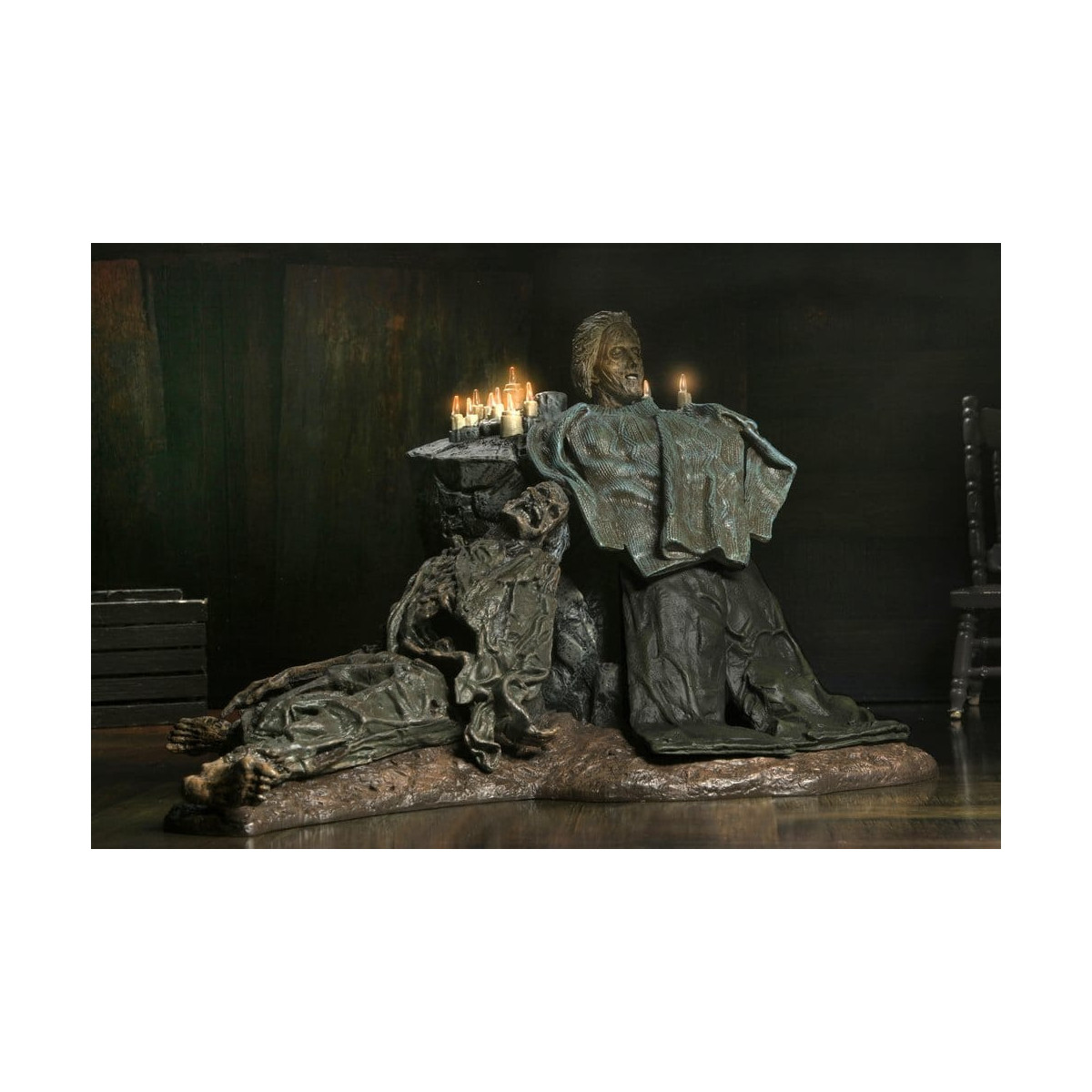 Neca Friday the 13th: The Game - Pamela Shrine Diorama