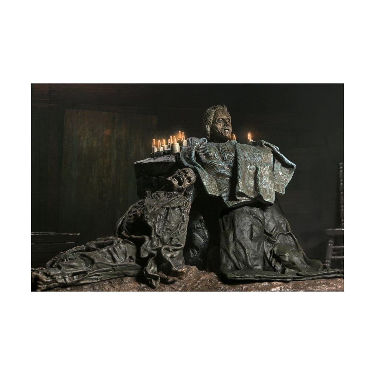 Neca Friday the 13th: The Game - Pamela Shrine Diorama