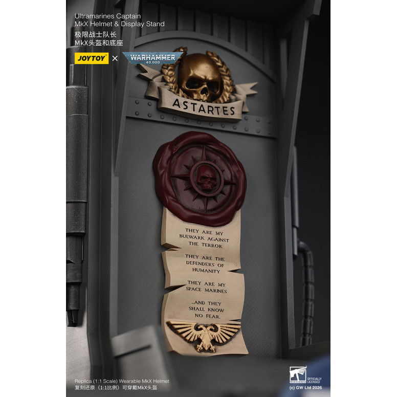 JoyToy - Ultramarines Captain MkX Helm & Display Stand 1/1