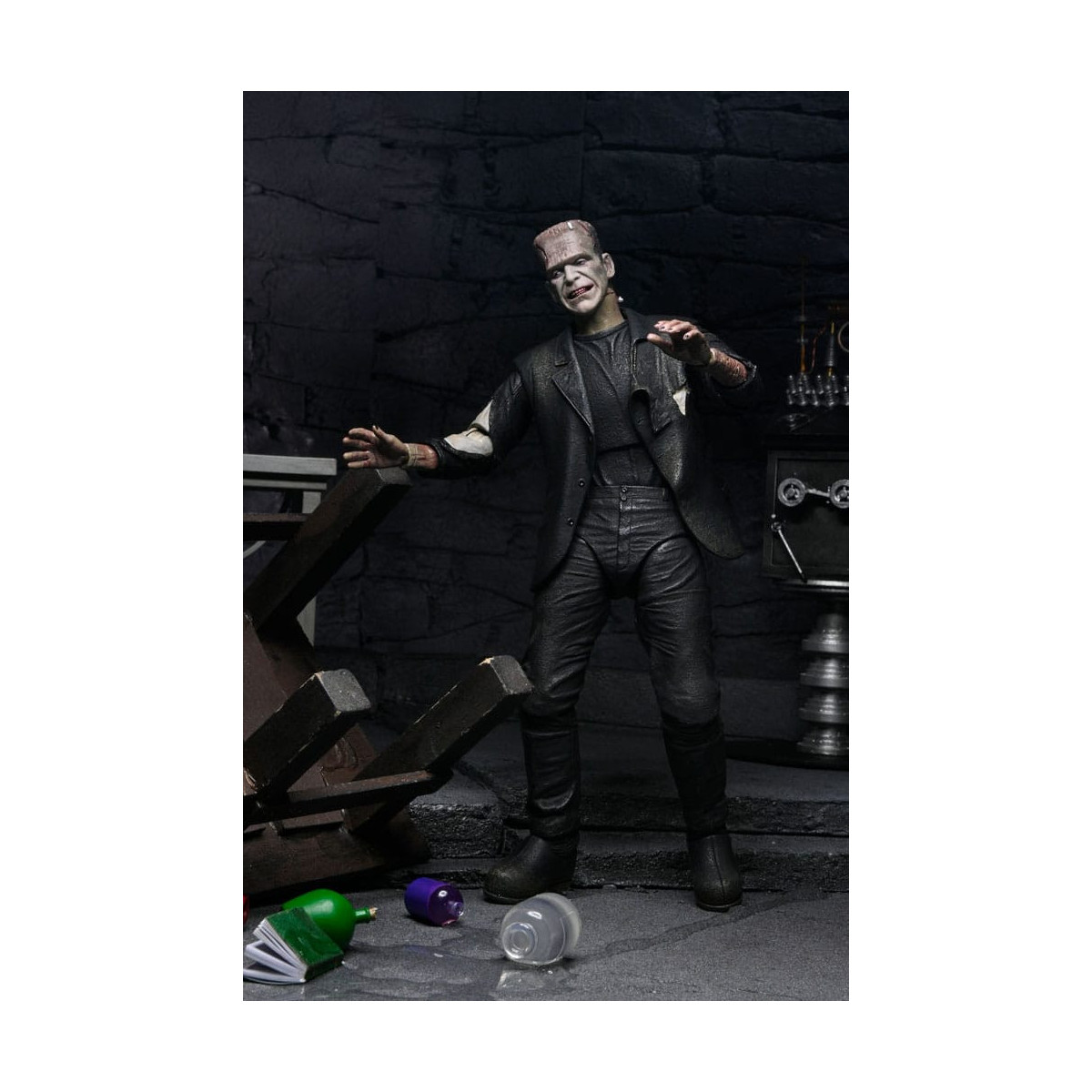 NECA Universal Monsters - 2 Pack Bride of Frankenstein 90th Anniversary The Monster & His Mate