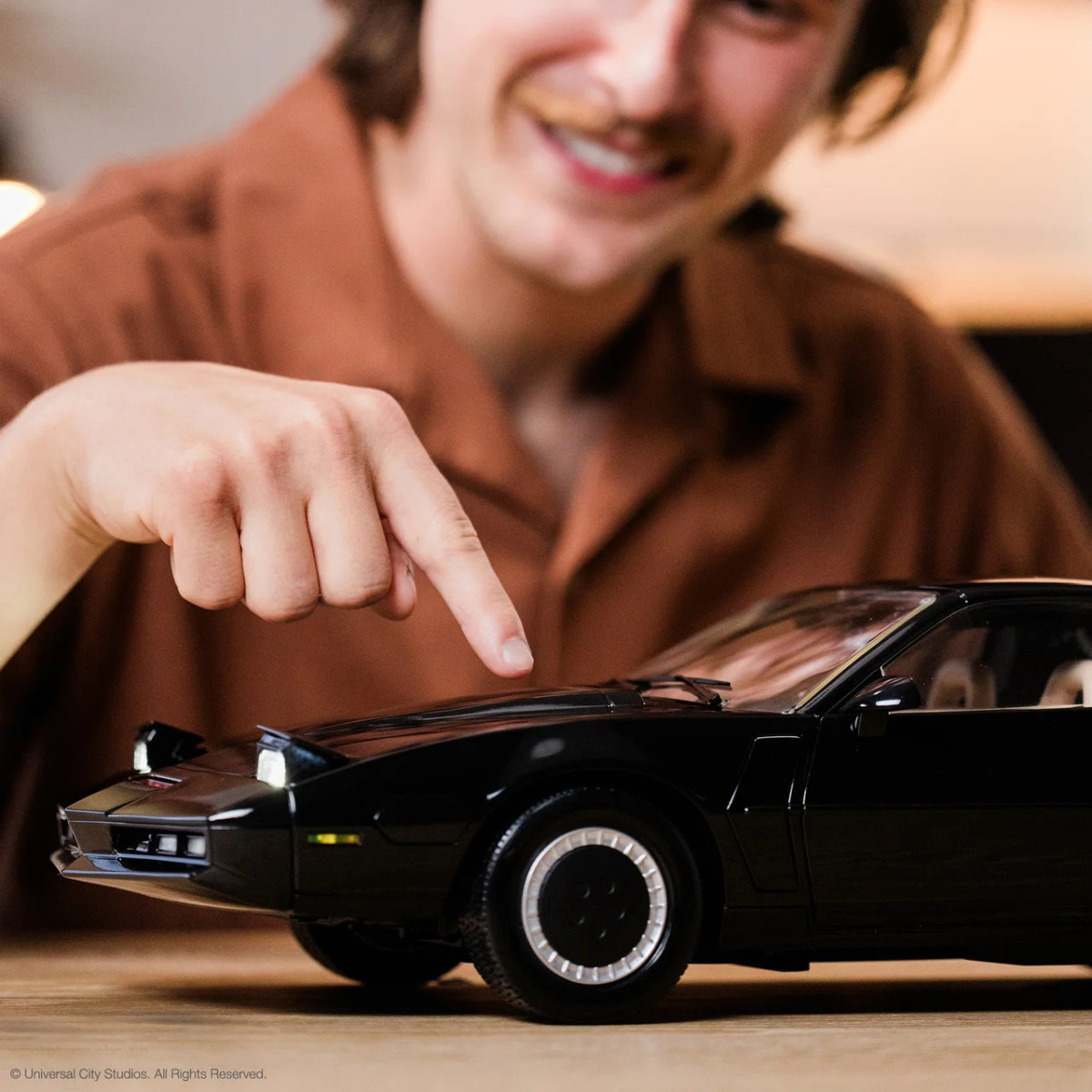 Takara Tomy – Knight Rider K2000 – Die-Cast- K.I.T.T, Maßstab 1:10