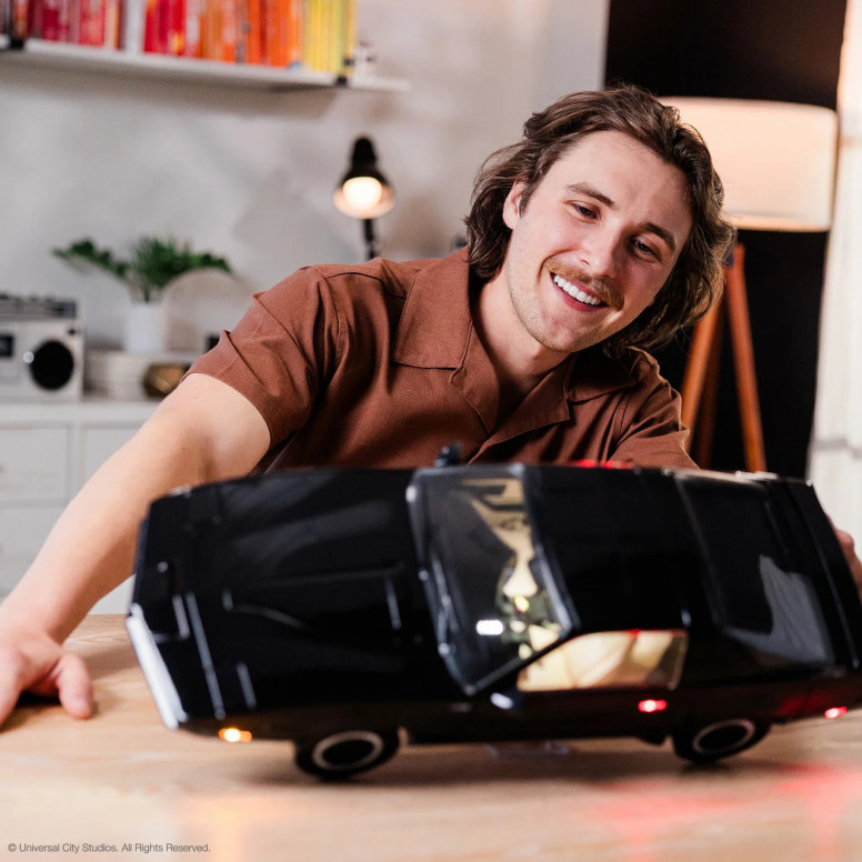 Takara Tomy – Knight Rider K2000 – Die-Cast- K.I.T.T, Maßstab 1:10