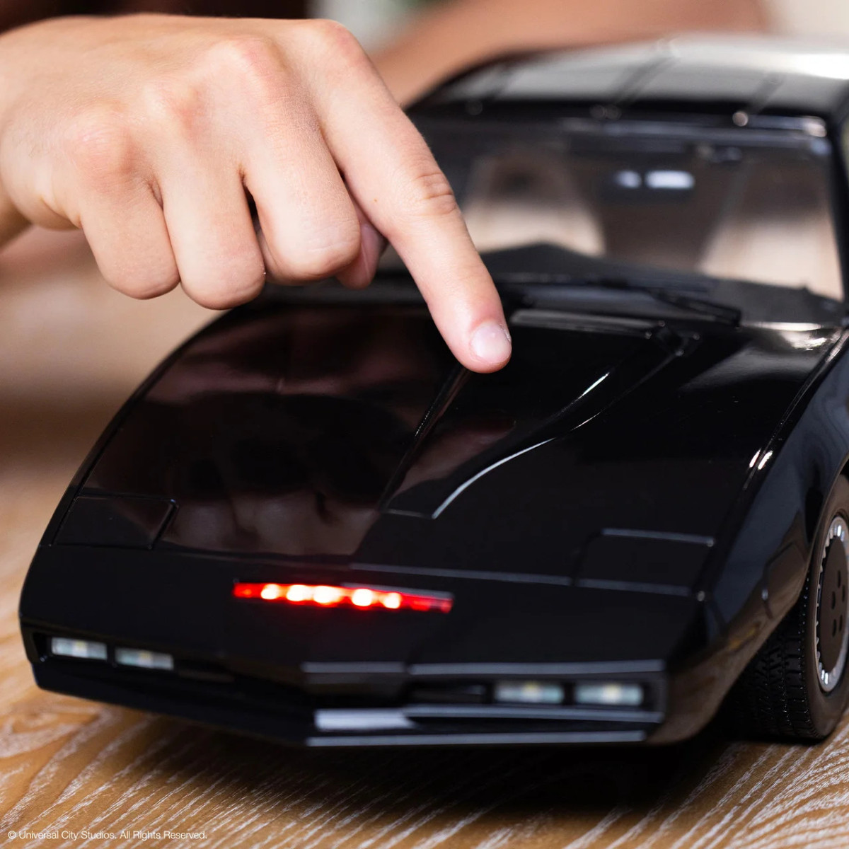 Takara Tomy – Knight Rider K2000 – Die-Cast- K.I.T.T, Maßstab 1:10