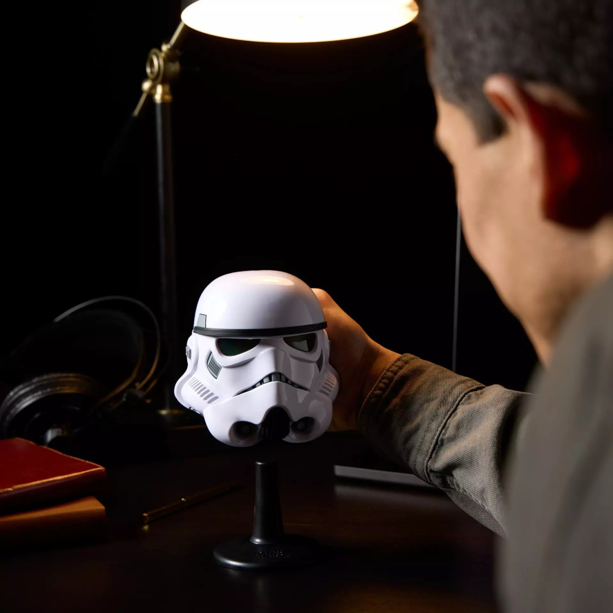 Hasbro Elektronischer Imperial-Stormtrooper-Helm aus „Star Wars“ – „Rogue One“-Figur