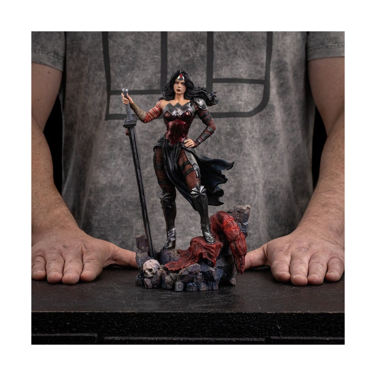 Iron Studios – DC Comics – „ Wonder Woman “ Absolute Art, Maßstab 1:10