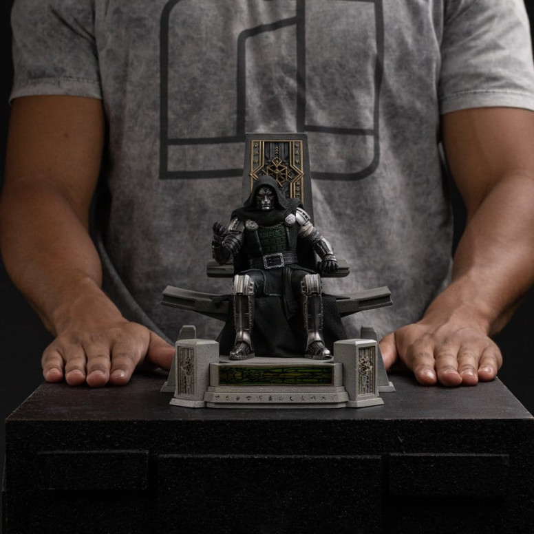 Iron Studios Marvel – Doctor Doom auf dem Thron, Maßstab 1:10 – „ Avengers “: Doomsday