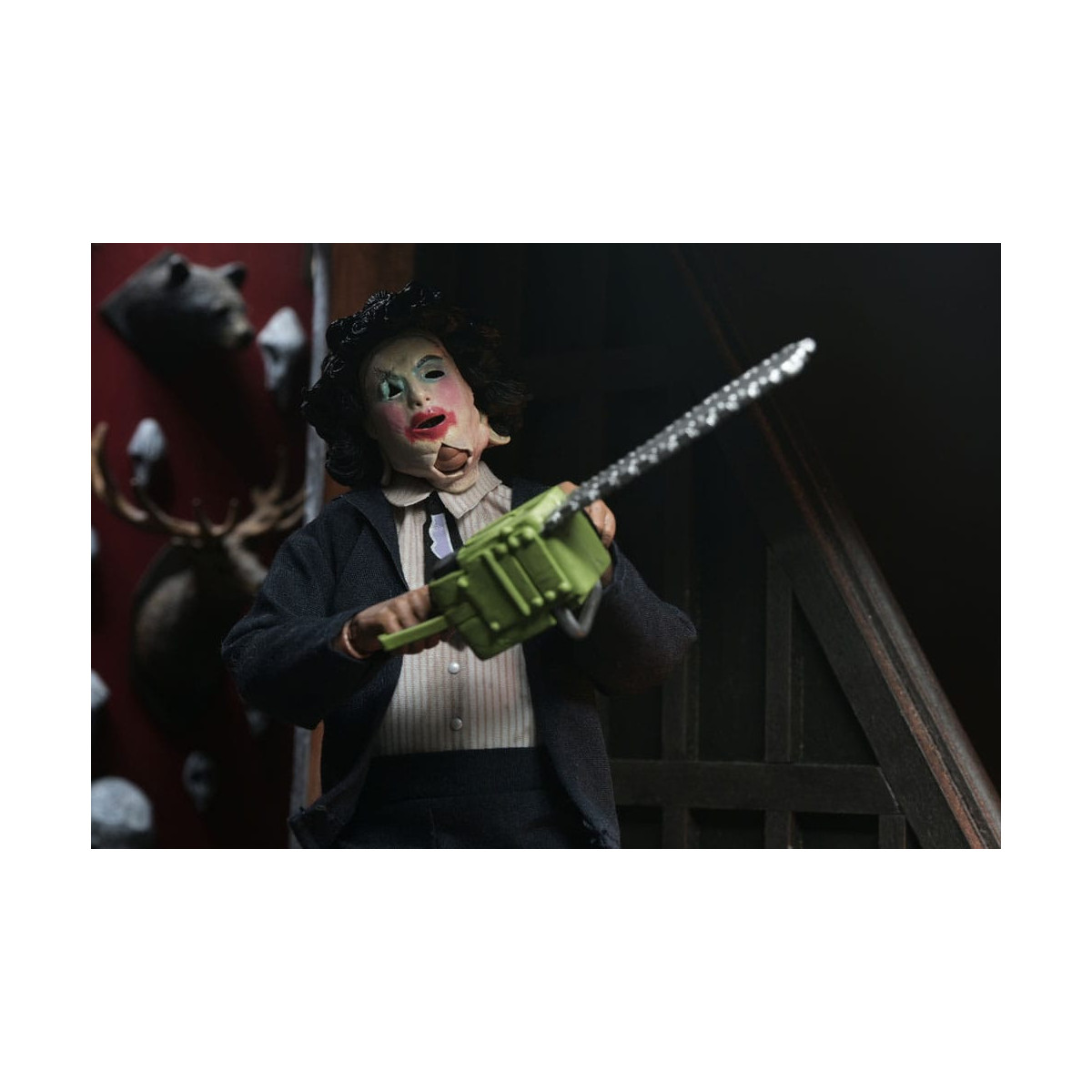 Neca Texas Chainsaw Massacre – Bekleideter Leatherface (Pretty Woman Die Maske)