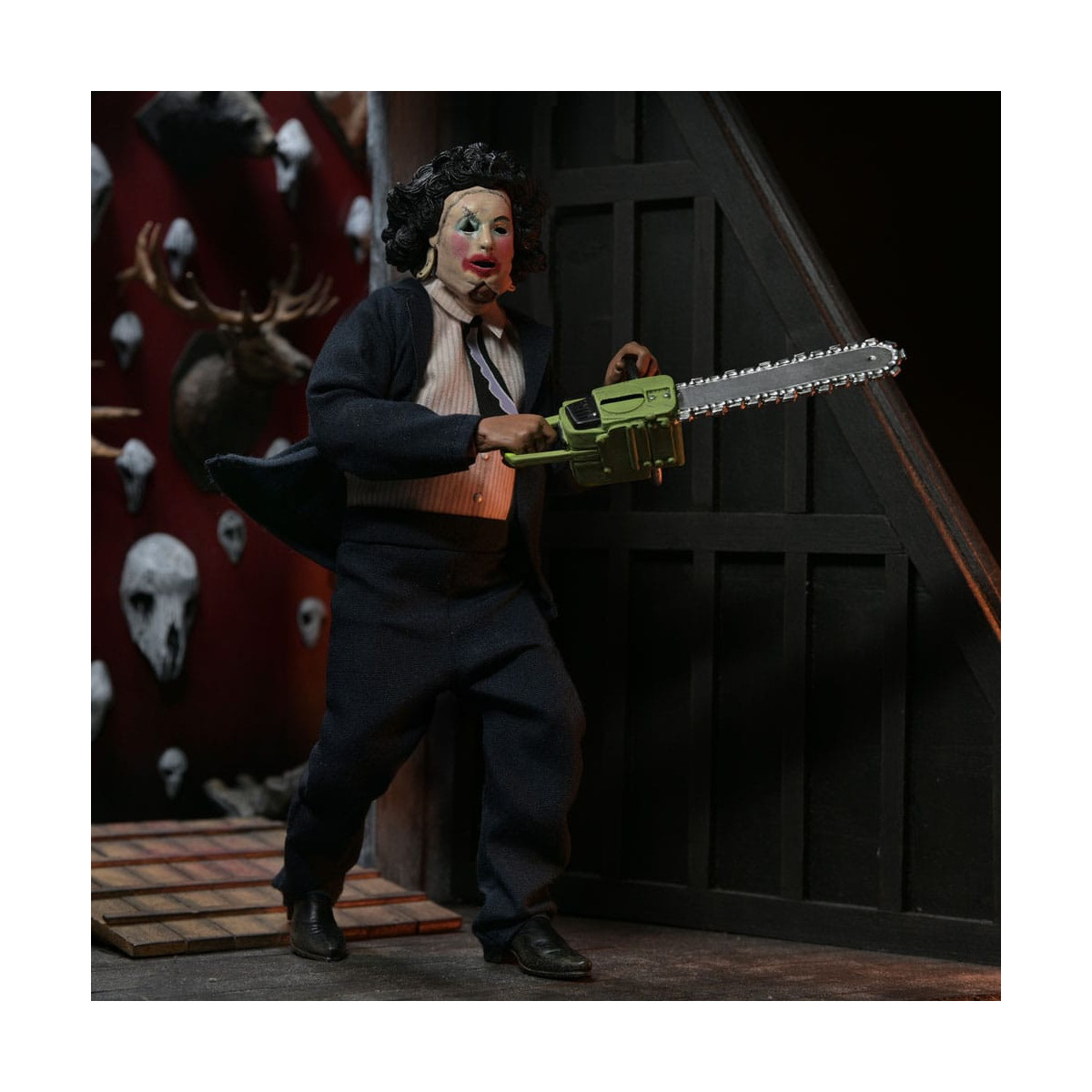 Neca Texas Chainsaw Massacre – Bekleideter Leatherface (Pretty Woman Die Maske)