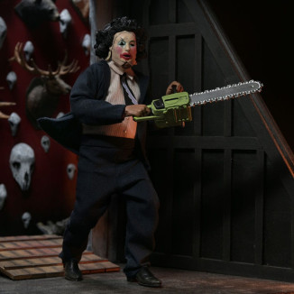 Neca Texas Chainsaw Massacre – Bekleideter Leatherface (Pretty Woman Die Maske)