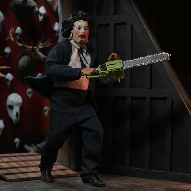 Neca Texas Chainsaw Massacre – Bekleideter Leatherface (Pretty Woman Die Maske)
