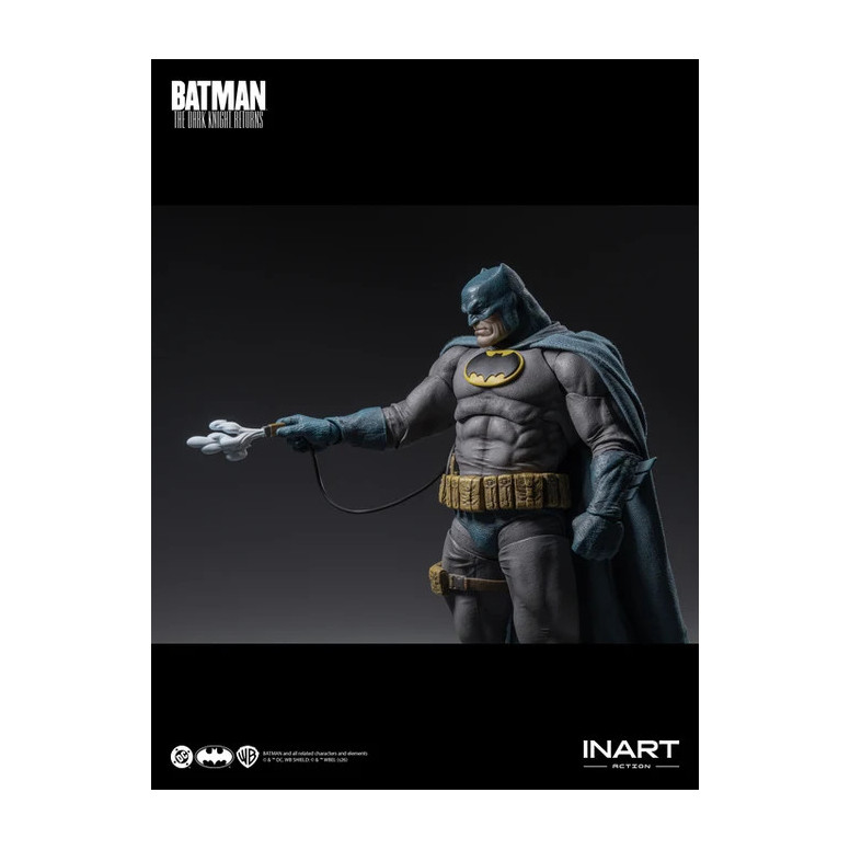 INART – Batman: The Dark Knight Returns – Batman (blauer Anzug) – Figur im Maßstab 1:12