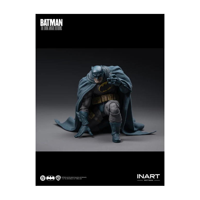INART – Batman: The Dark Knight Returns – Batman (blauer Anzug) – Figur im Maßstab 1:12