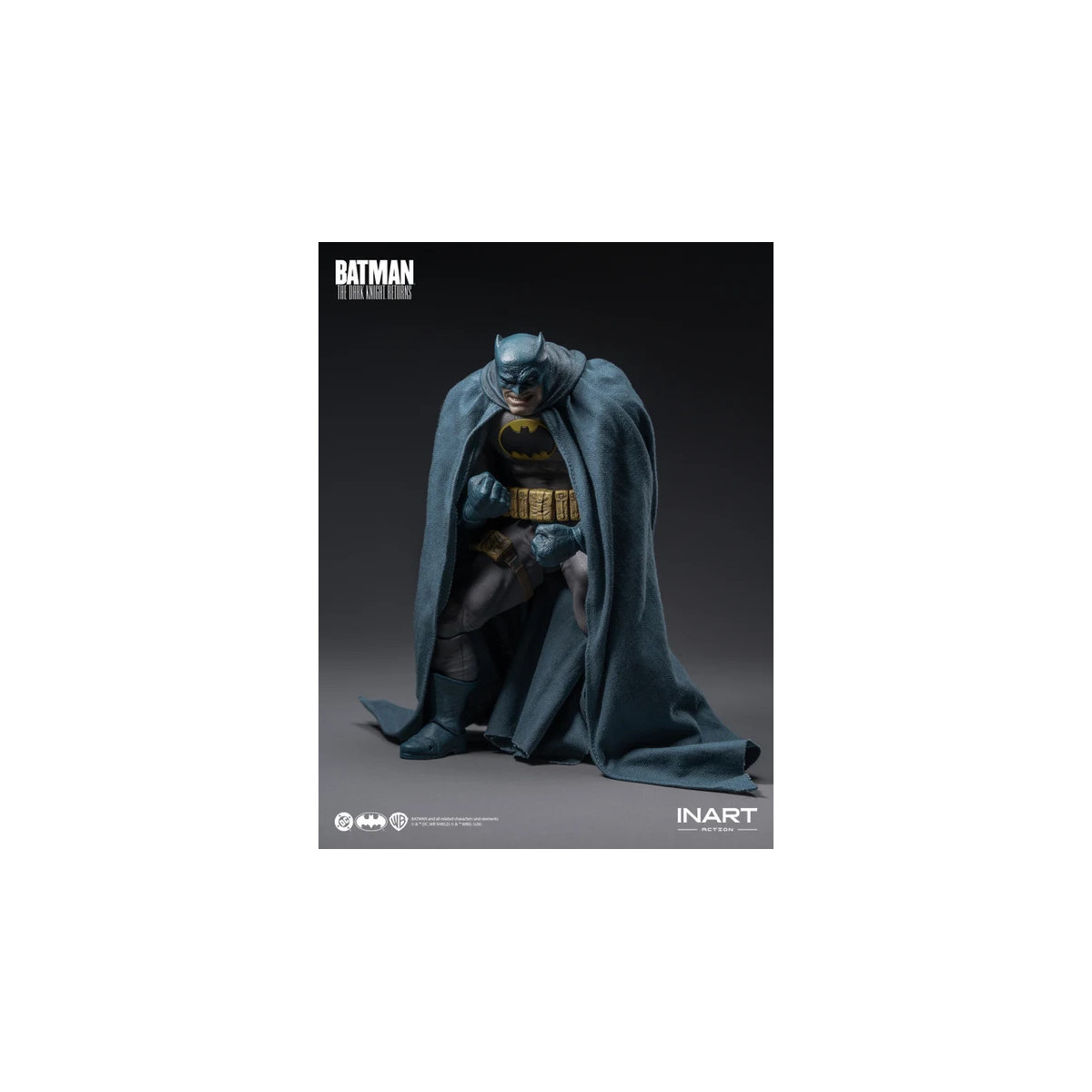 INART – Batman: The Dark Knight Returns – Batman (blauer Anzug) – Figur im Maßstab 1:12