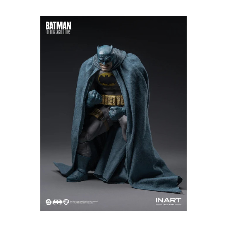 INART – Batman: The Dark Knight Returns – Batman (blauer Anzug) – Figur im Maßstab 1:12