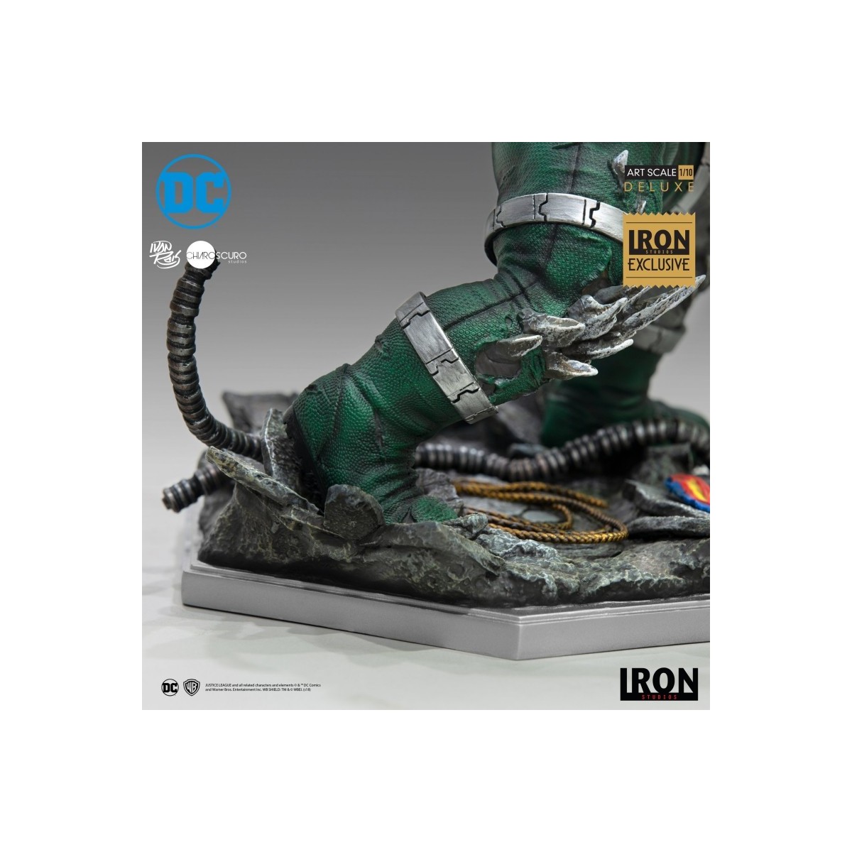sideshow Marvel Hulk vs Wolverine Maquette 